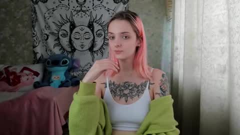 Snapshot of vanilla_arya chatting on 02-11-25, 06:51 Adelina online show from 02-11-25, 06:51