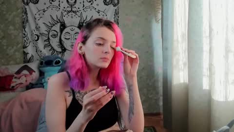 Snapshot of vanilla_arya chatting on 02-25-25, 09:53 Adelina online show from 02-25-25, 09:53
