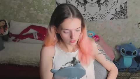 Snapshot of vanilla_arya chatting on 10-09-25, 08:23 Adelina online show from 10-09-25, 08:23