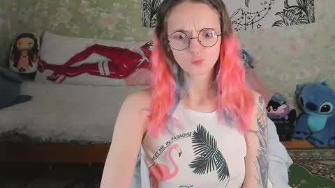 Snapshot of vanilla_arya chatting on 10-17-25, 01:03 Adelina online show from 10-17-25, 01:03