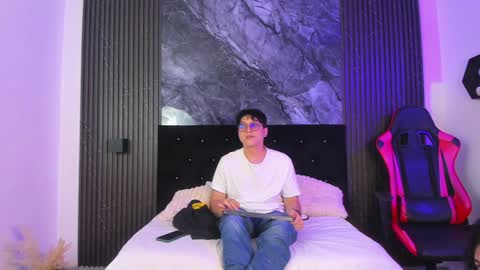 Snapshot of vanilla_hot_ chatting on 01-24-25, 01:14 vanilla_hot_ online show from 01-24-25, 01:14