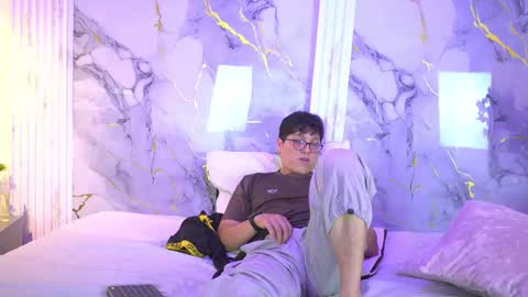 Snapshot of vanilla_hot_ chatting on 10-12-25, 07:24 vanilla_hot_ online show from 10-12-25, 07:24