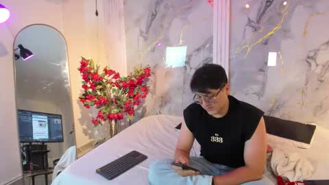 vanilla_hot_ online show from 12-03-25, 07:34