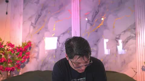 vanilla_hot_ online show from 12-16-25, 07:30