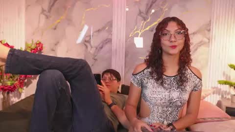 vanilla_hot_ online show from 12-19-25, 07:43