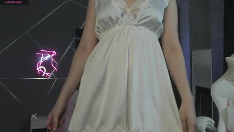 Mia online show from 05-13-26, 08:01