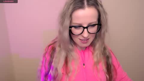 Mia online show from 03-17-26, 06:33