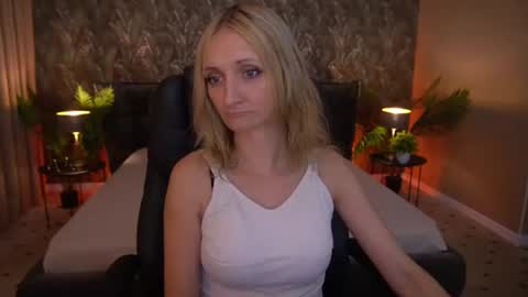 vanillamuse online show from 07-21-26, 06:16