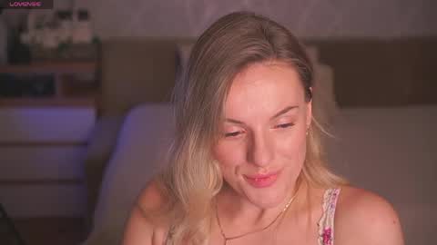 Snapshot of vanille_mystery chatting on 05-01-26, 12:48 Sophie online show from 05-01-26, 12:48
