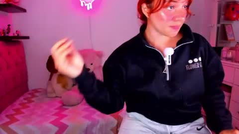 Snapshot of vannessa_shy chatting on 07-27-26, 04:14 Vanesa online show from 07-27-26, 04:14