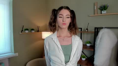 Charline online show from 05-18-26, 10:43