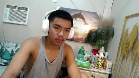 Snapshot of vanxxx2005 chatting on 02-25-25, 09:24 vanxxx2005 online show from 02-25-25, 09:24