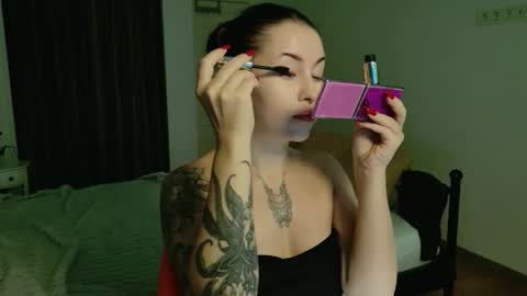 Snapshot of vaolietkat chatting on 10-28-25, 06:50 vaolietkat online show from 10-28-25, 06:50