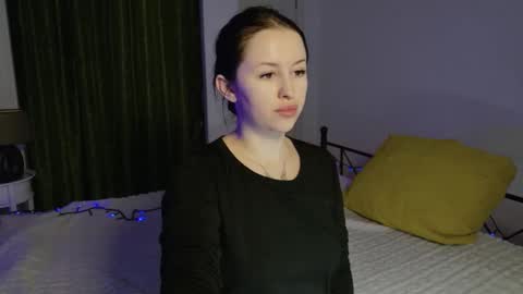 Snapshot of vaolietkat chatting on 02-18-26, 06:42 vaolietkat online show from 02-18-26, 06:42