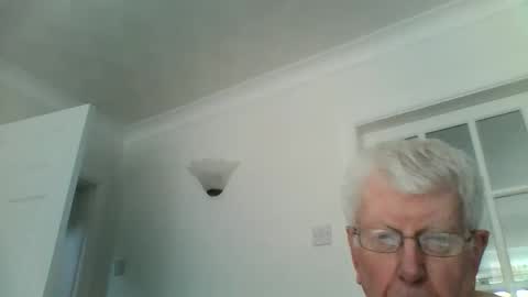 Snapshot of vassus chatting on 10-05-25, 12:14 vassus online show from 10-05-25, 12:14