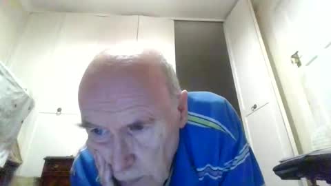 Snapshot of vaughan1010 chatting on 12-15-25, 08:13 vaughan1010 online show from 12-15-25, 08:13