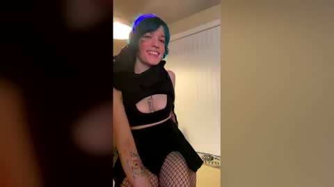 Snapshot of vaultslut111 chatting on 02-06-26, 07:34 Vault Slut 111 online show from 02-06-26, 07:34