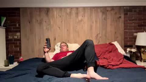 Snapshot of vaxildon13 chatting on 10-28-25, 11:47 vaxildon13 online show from 10-28-25, 11:47