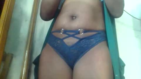 Snapshot of vayanah317 chatting on 06-09-26, 04:24 vayanah317 online show from 06-09-26, 04:24