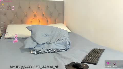 Snapshot of vayolet___ chatting on 12-20-24, 10:00 Hi Im Vayolet online show from 12-20-24, 10:00