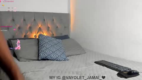 Snapshot of vayolet___ chatting on 02-04-25, 09:10 Hi Im Vayolet online show from 02-04-25, 09:10