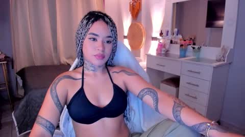 Snapshot of vayolett_bass chatting on 01-16-26, 10:41 Vayolett Bass online show from 01-16-26, 10:41