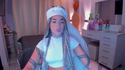 Snapshot of vayolett_bass chatting on 02-01-26, 09:08 Vayolett Bass online show from 02-01-26, 09:08