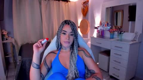 Snapshot of vayolett_bass chatting on 03-17-26, 07:17 Vayolett Bass online show from 03-17-26, 07:17