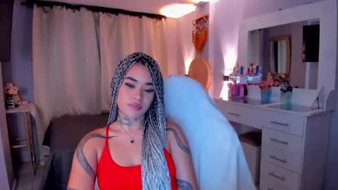 Snapshot of vayolett_bass chatting on 03-18-26, 07:22 Vayolett Bass online show from 03-18-26, 07:22