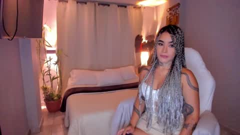Vayolett Bass online show from 05-18-26, 05:57