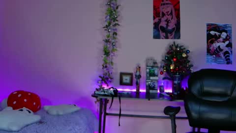 Vayolett online show from 12-25-24, 05:58