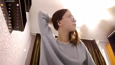 Snapshot of vedamaggic chatting on 11-12-25, 03:01 Lisa online show from 11-12-25, 03:01