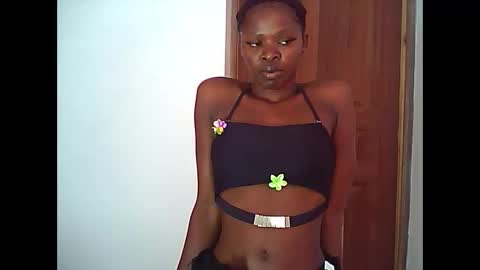 Snapshot of vee353123 chatting on 05-27-26, 09:17 Vee online show from 05-27-26, 09:17