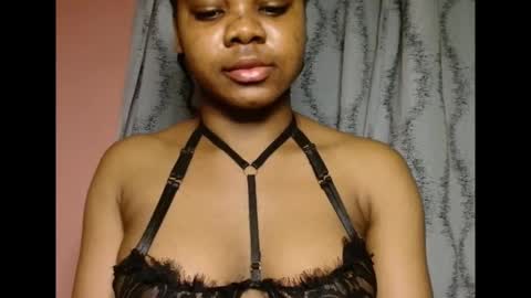 Snapshot of vee62 chatting on 05-01-26, 11:31 vee62 online show from 05-01-26, 11:31