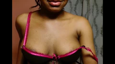 Snapshot of vee62 chatting on 05-05-26, 12:40 vee62 online show from 05-05-26, 12:40