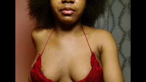 Snapshot of vee62 chatting on 05-06-26, 01:03 vee62 online show from 05-06-26, 01:03
