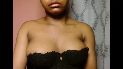 Snapshot of vee62 chatting on 05-10-26, 01:11 vee62 online show from 05-10-26, 01:11