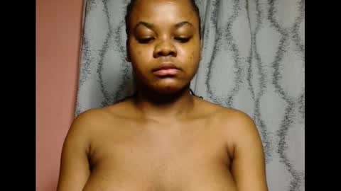 Snapshot of vee62 chatting on 05-27-26, 12:40 vee62 online show from 05-27-26, 12:40