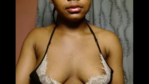 Snapshot of vee62 chatting on 06-01-26, 10:55 vee62 online show from 06-01-26, 10:55