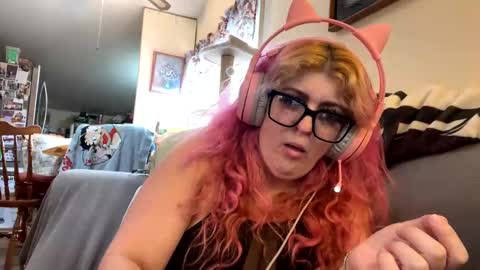 Veronica Lehane online show from 12-15-24, 06:04