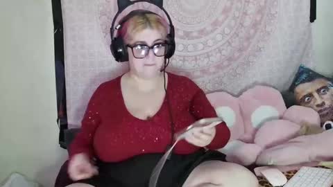 Veronica Lehane online show from 12-17-24, 03:39