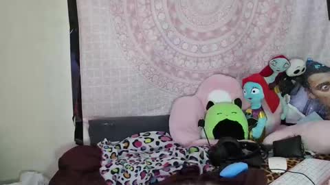 Veronica Lehane online show from 12-26-24, 10:26