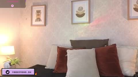 Vee Simons online show from 01-06-26, 07:39