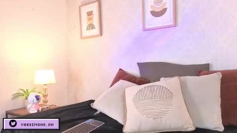 Vee Simons online show from 01-31-26, 07:56