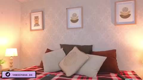 Vee Simons online show from 02-11-26, 08:25