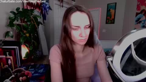 Snapshot of veeweatherbee chatting on 12-24-24, 07:11 Violet Weatherbee online show from 12-24-24, 07:11