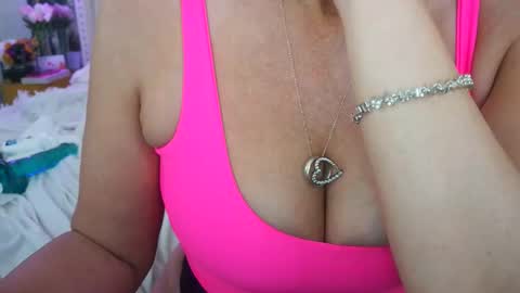 Snapshot of vegas_danielle chatting on 05-19-26, 01:56 Vegas Dani online show from 05-19-26, 01:56