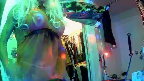 Snapshot of vegasmd chatting on 02-10-25, 01:57 vegasmd online show from 02-10-25, 01:57