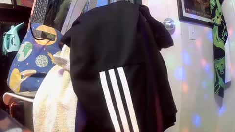 Snapshot of vegasmd chatting on 03-04-25, 11:32 vegasmd online show from 03-04-25, 11:32