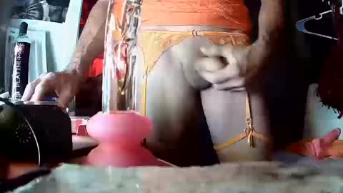 Snapshot of vegasmd chatting on 10-14-25, 04:57 vegasmd online show from 10-14-25, 04:57